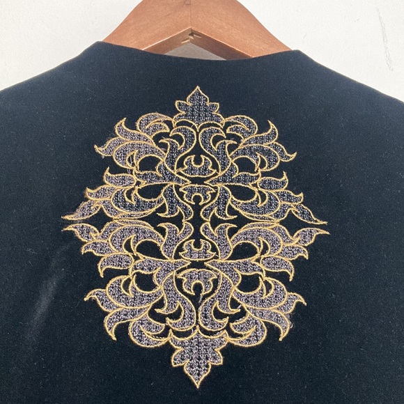 Vintage Vest Womens Small Medium Black Velvet Gold Embroidered Baroque Goth 90s - Picture 4 of 11